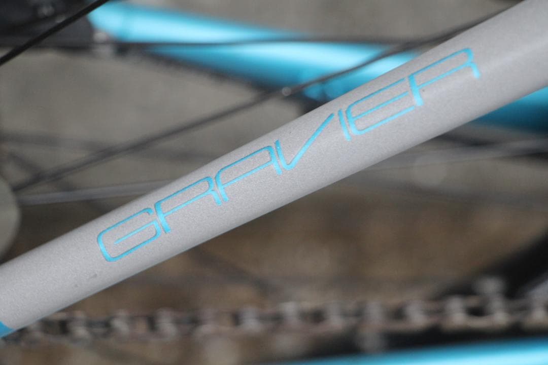 引き取り限定♪ジャイアント♪グラビエ♪ブロックタイヤでオフロードも走れます♪