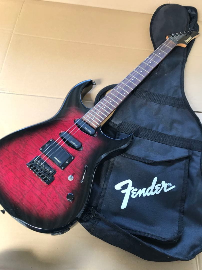 FERNANDESエレキギター (C082)