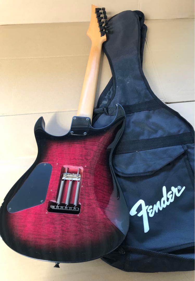 FERNANDESエレキギター (C082)