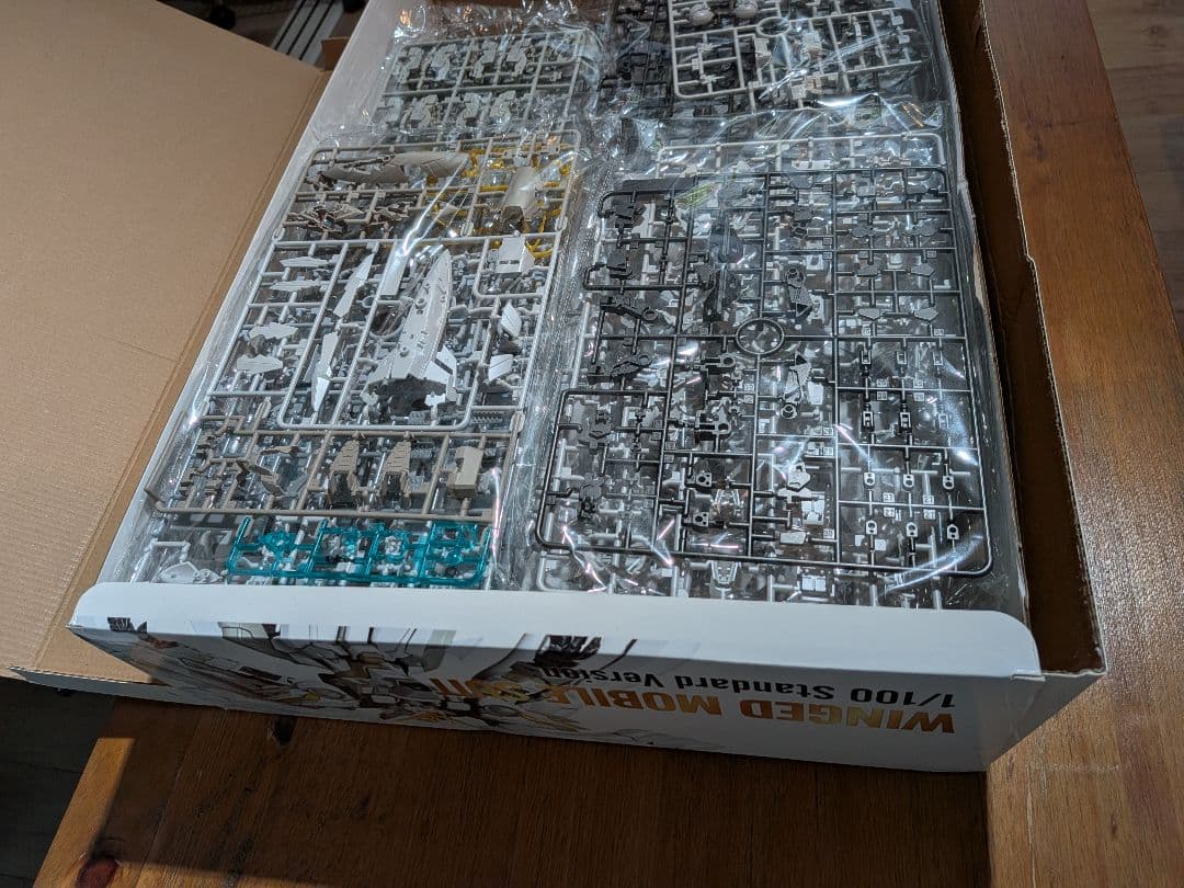 白雪姫ウイングガンダム 金属フレーム 未組立