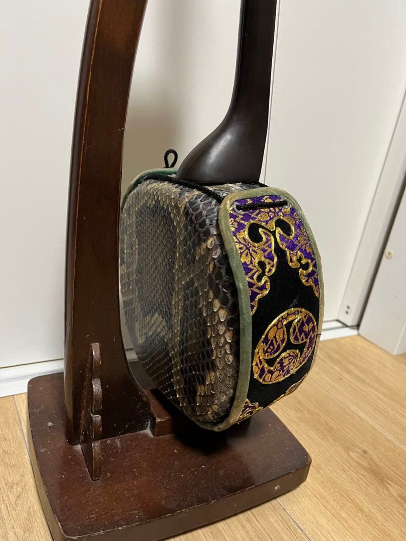 沖縄三線　昔真壁型　測った写真アップしました。