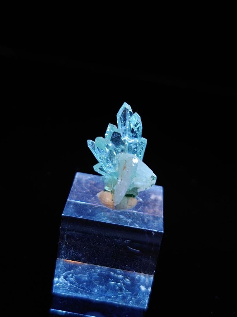 アポフィライト インド産 鉱石 鉱物 ミネラル 標本 原石 犬牙状