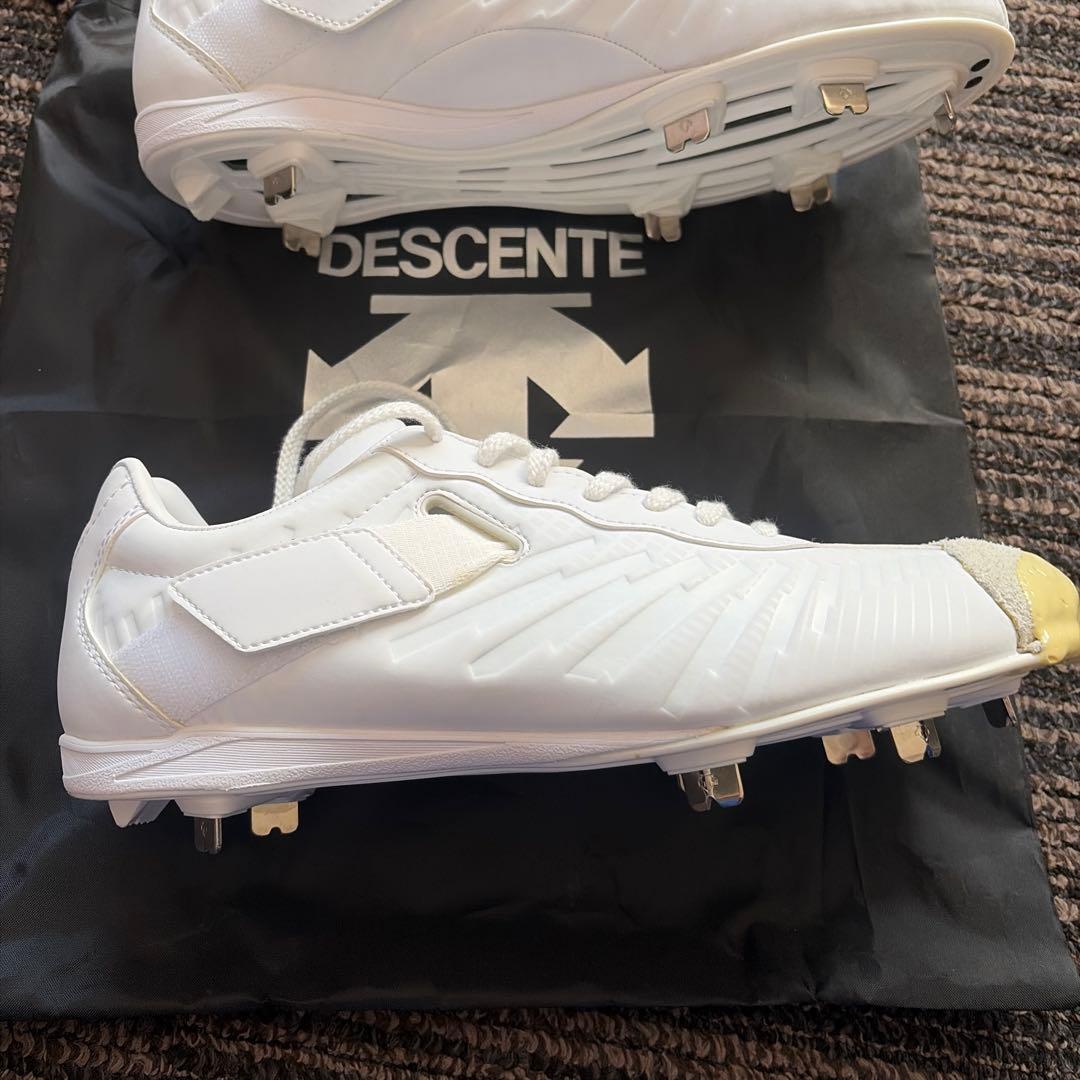 DESCENTE ホワイト スパイク 収納袋付き