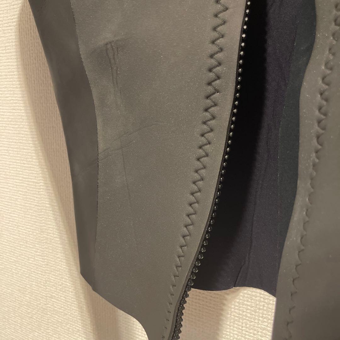 RASH 黒フルジップ タッパー　Lサイズ