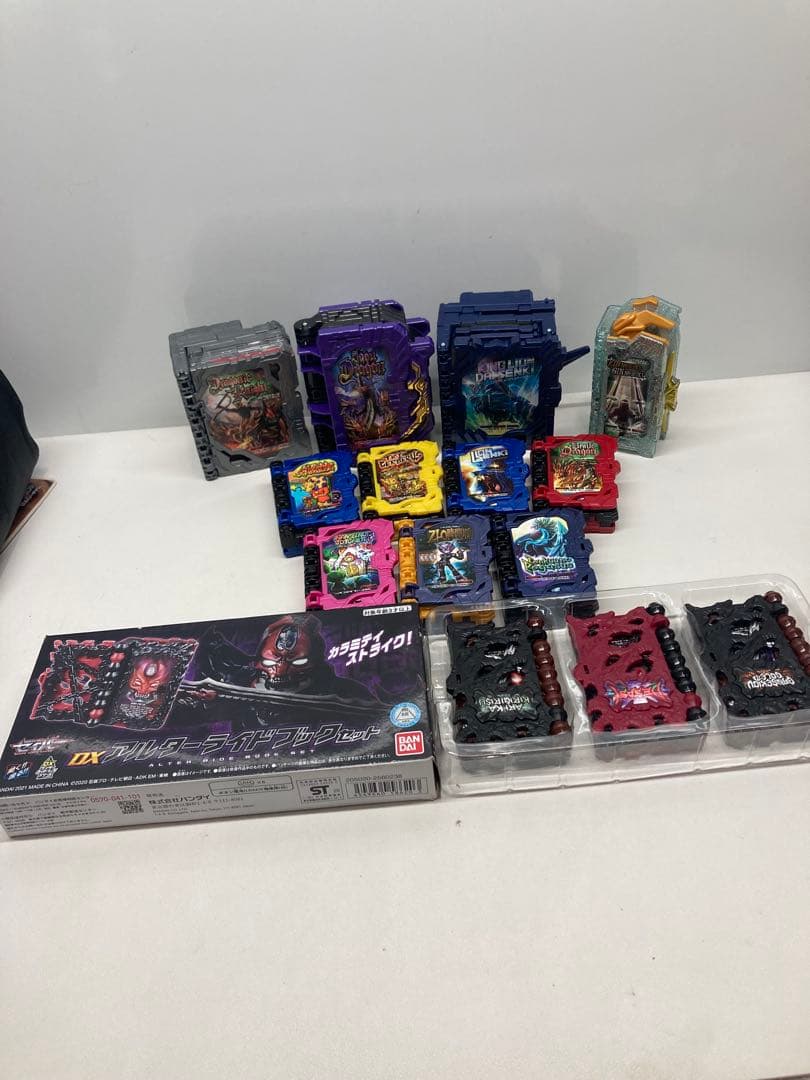 B0202)DXアルターライドブック　セット 仮面ライダーセイバー 国内正規品
