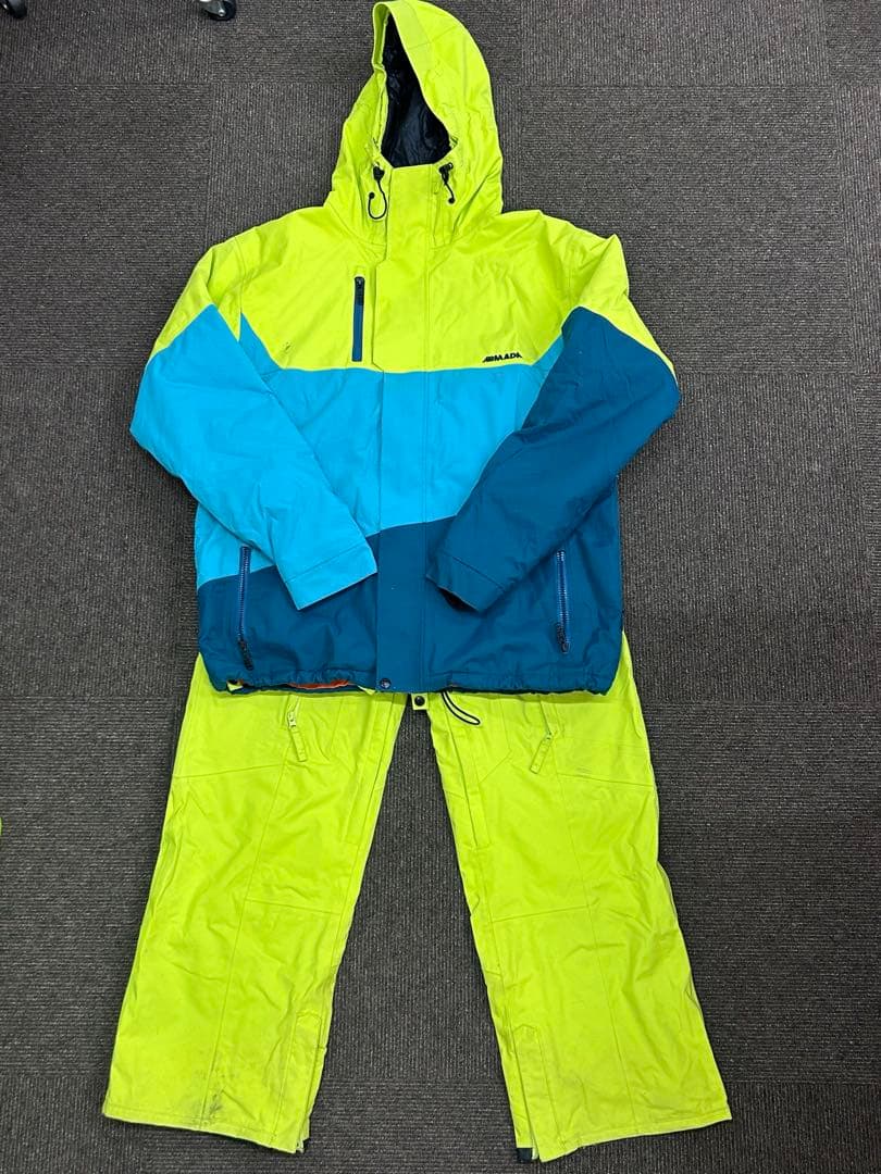 ARMADA スキーウェア