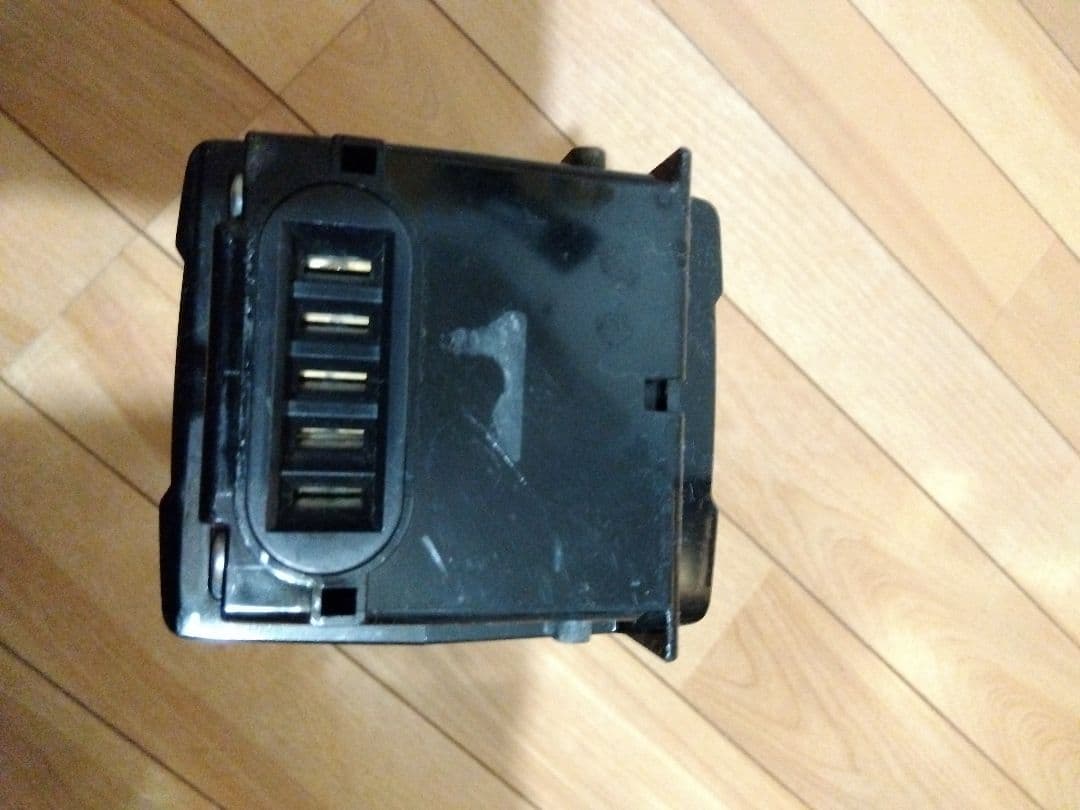 ブリヂストン電動自転車用ヤマハ製バッテリーと充電器 X83-33 X54-02