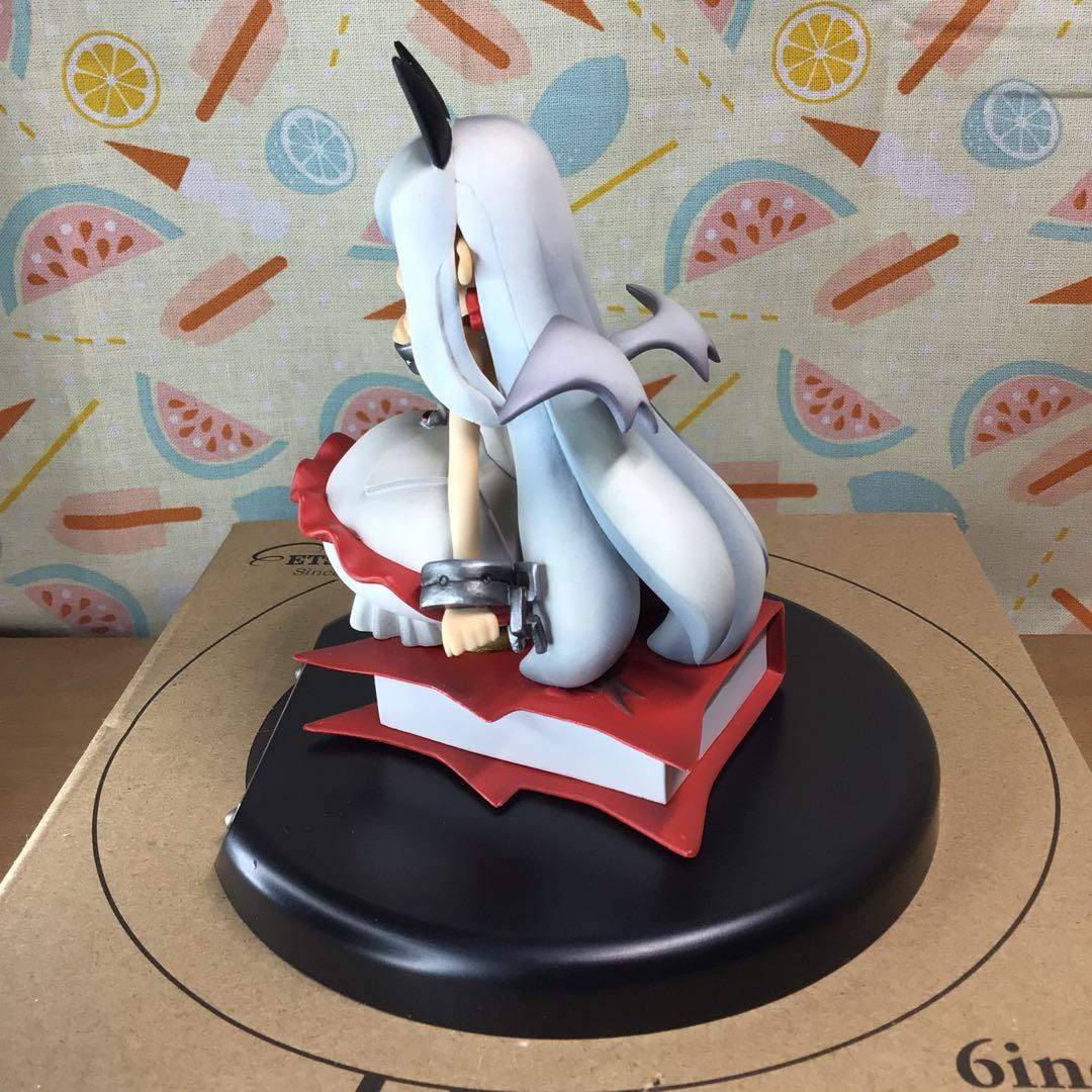 グリフォン　プラム　完成品フィギュア