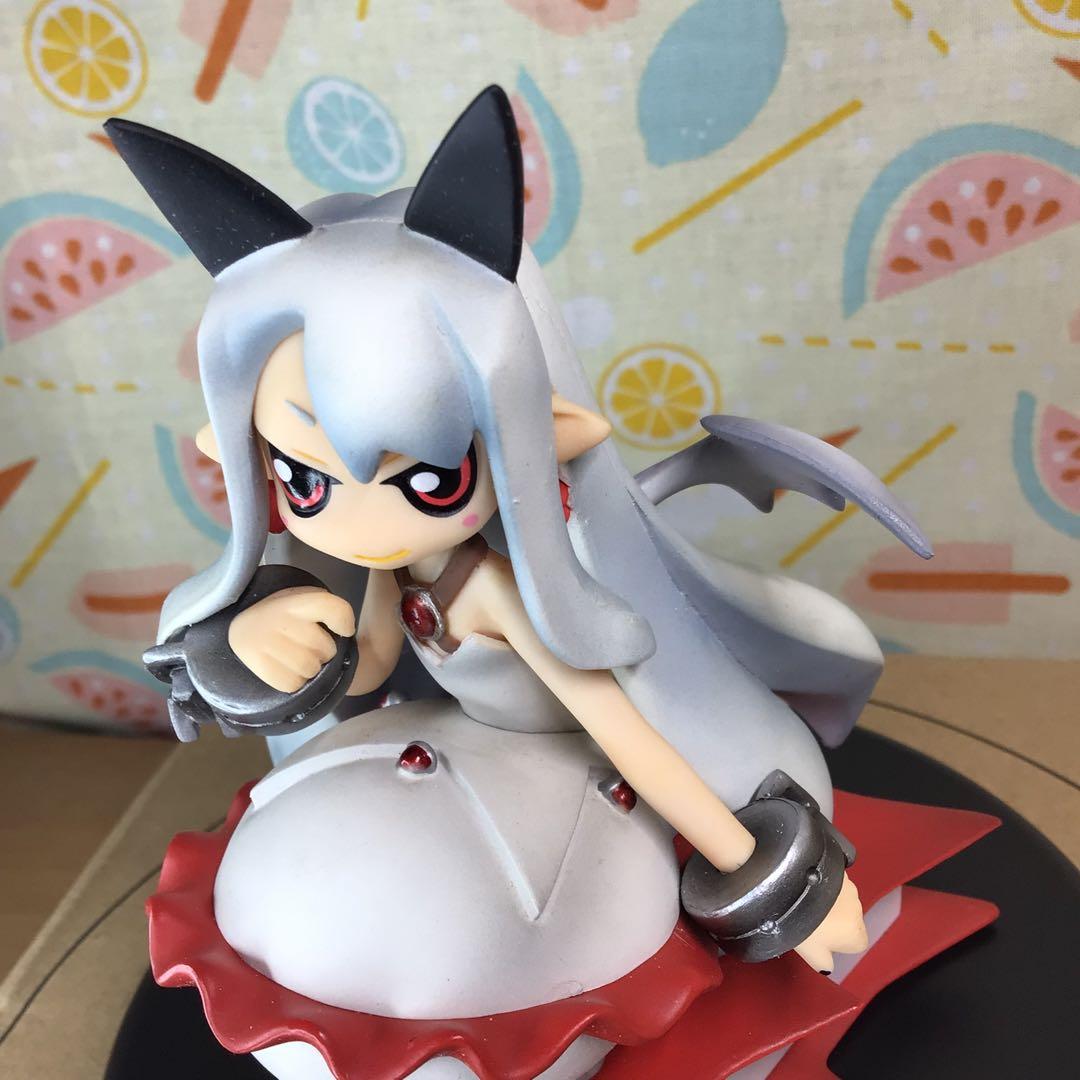 グリフォン　プラム　完成品フィギュア