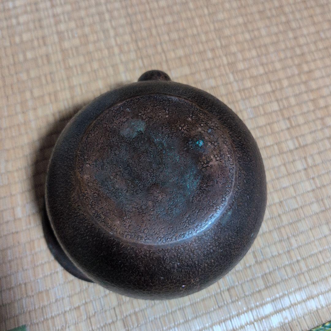 黒銅色銅製？の丸型鉄瓶