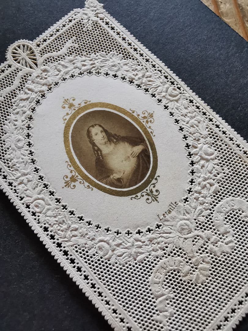 パリアンティーク キリストのレースカニヴェ フレーム額装 薔薇エンボス✟ セピア