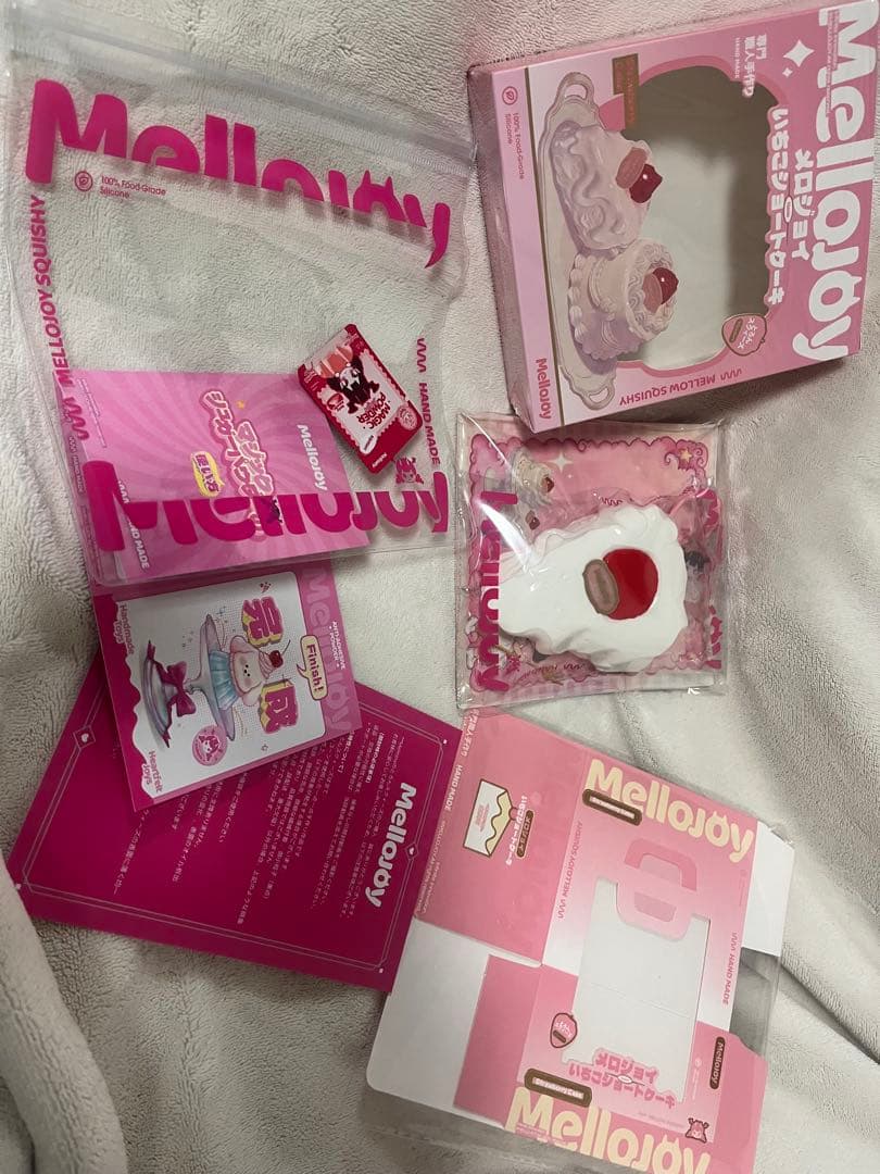 Mellojoy いちごショートケーキ スクイーズ　スライス　メロジョイ