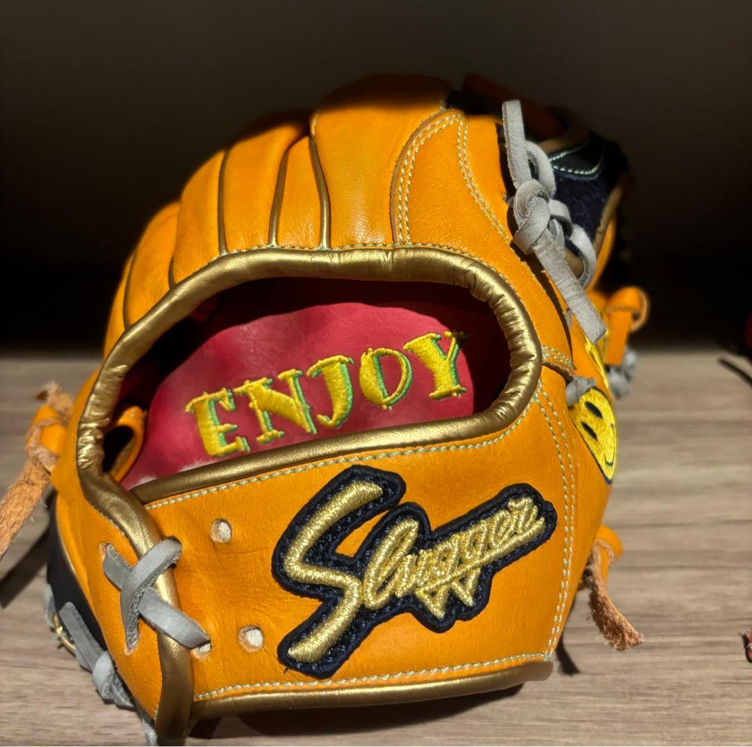 軟式グローブ　スラッガー湯もみ型付けすみ