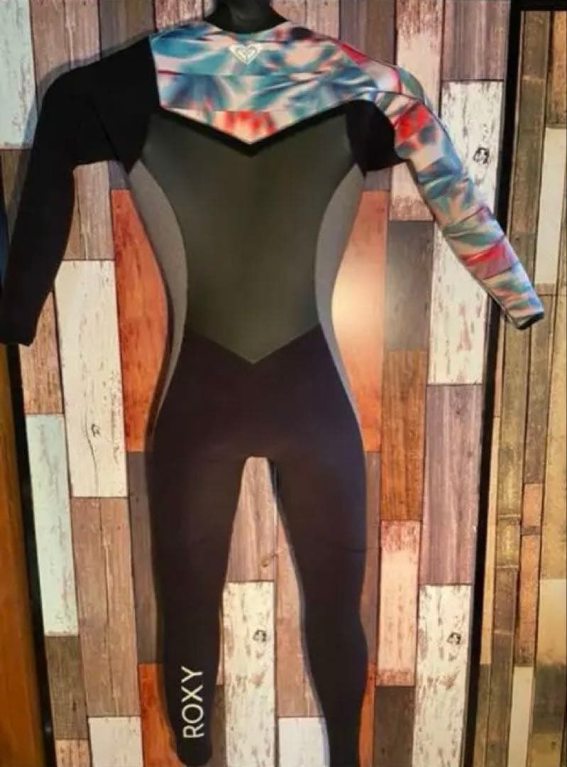 春の冷たい水に！安価でどうぞ！ROXY ウエットスーツ セミドライ