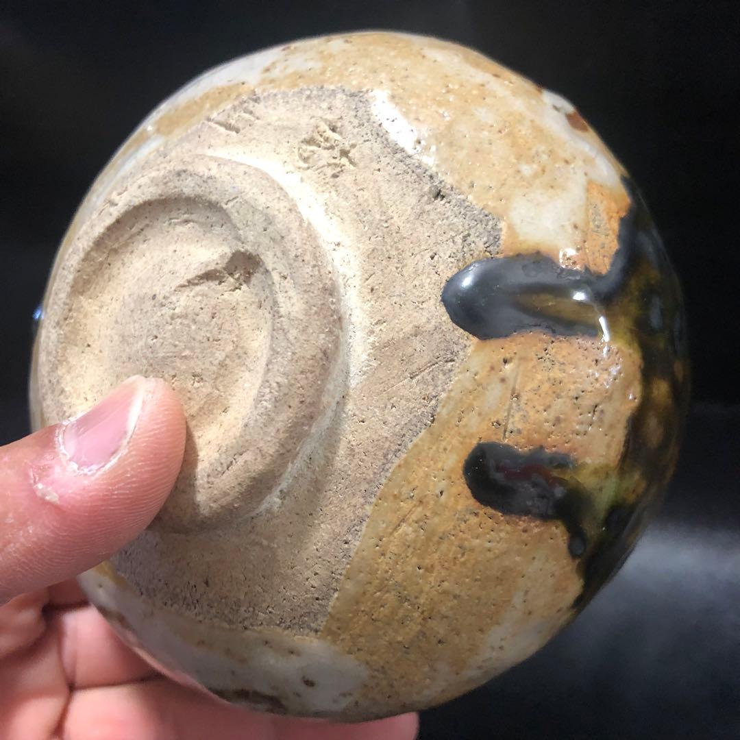 美しい古美術◾️蔵から丸みのある可愛らしい抹茶茶碗が出て来ました。茶道具、花道具