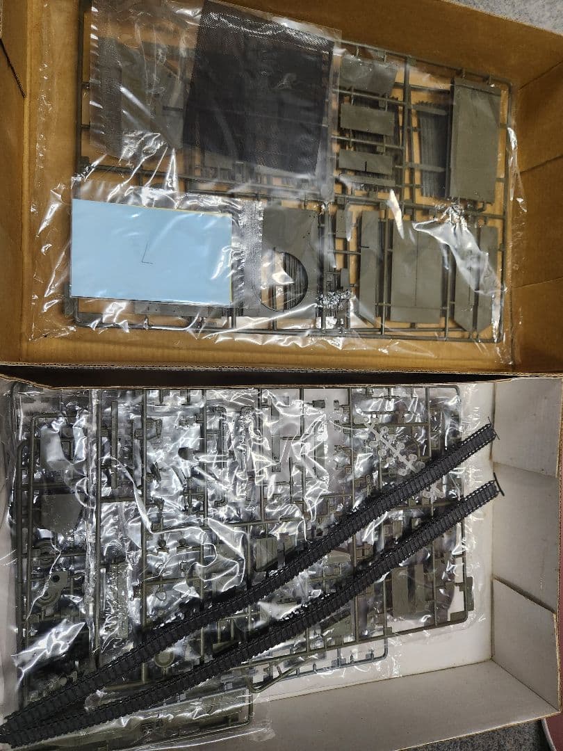 たにこ  1/35スケール 各国戦後車両、ドイツ軍戦車プラモデル 2セット