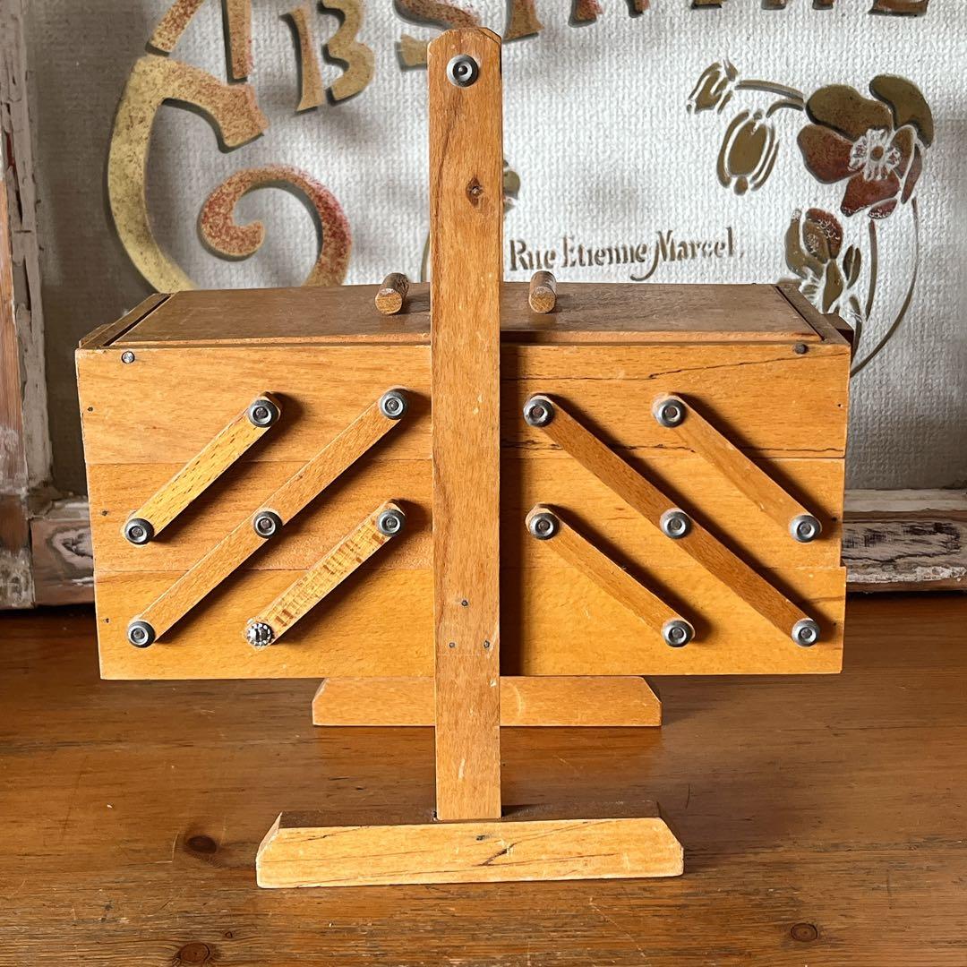 ちょっと小さめサイズのソーイングボックス