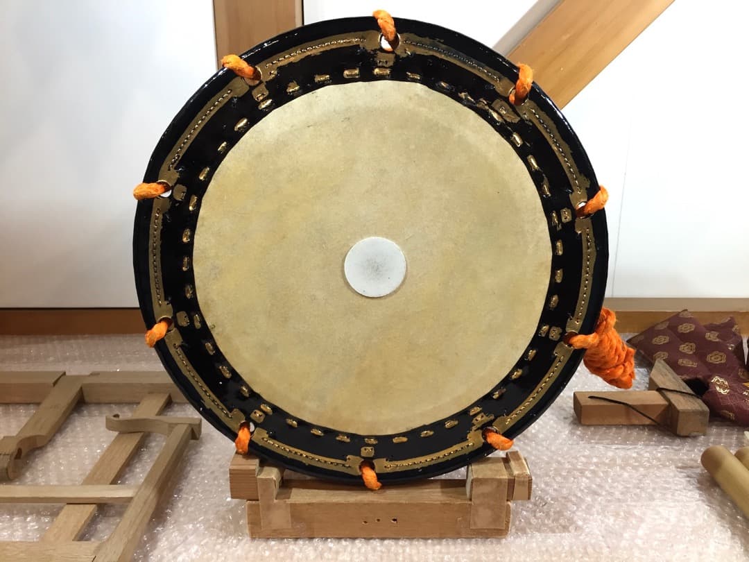 締太鼓 セット 約35cm 和楽器 蒔絵 小型和太鼓2個 締太鼓台 撥4本 付き