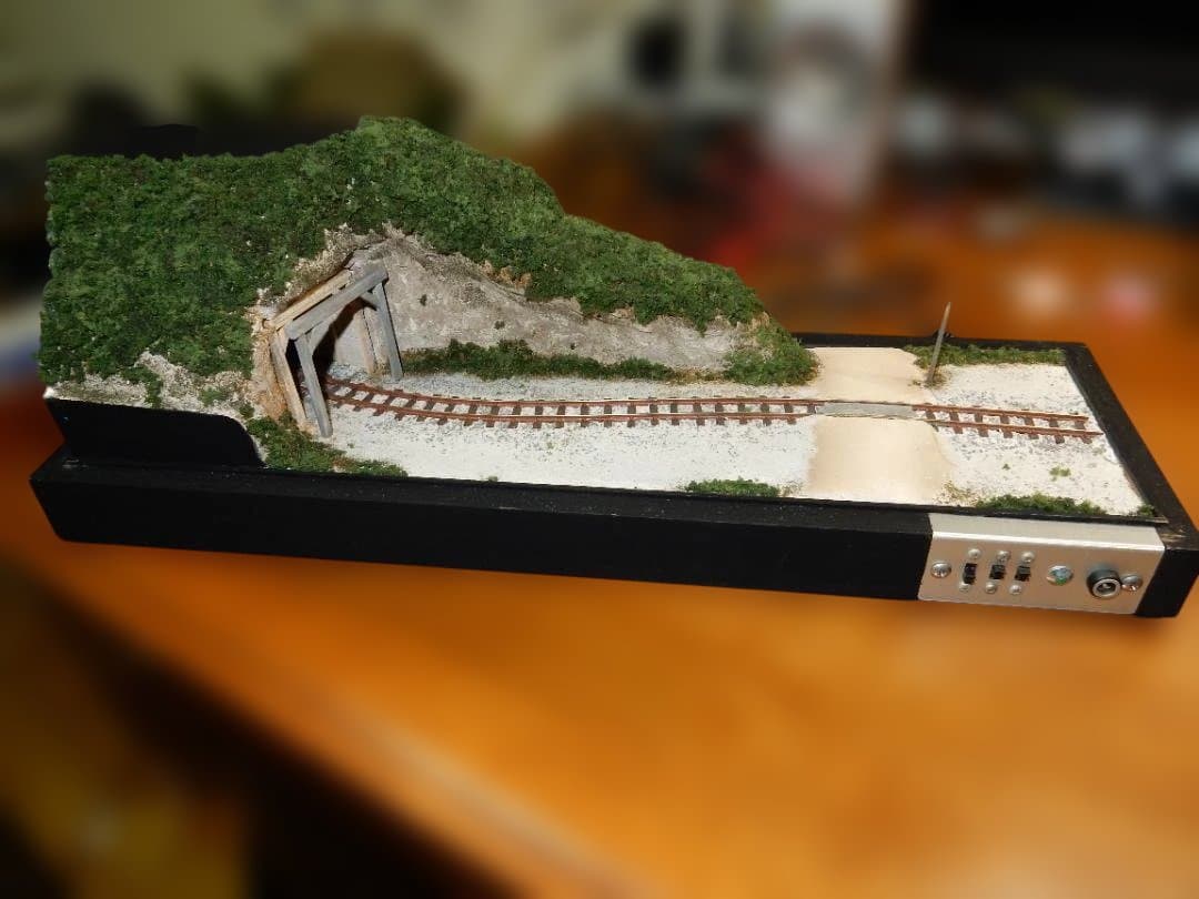 HOe(ナローゲージ) 鉄道模型 トンネル付きジオラマ