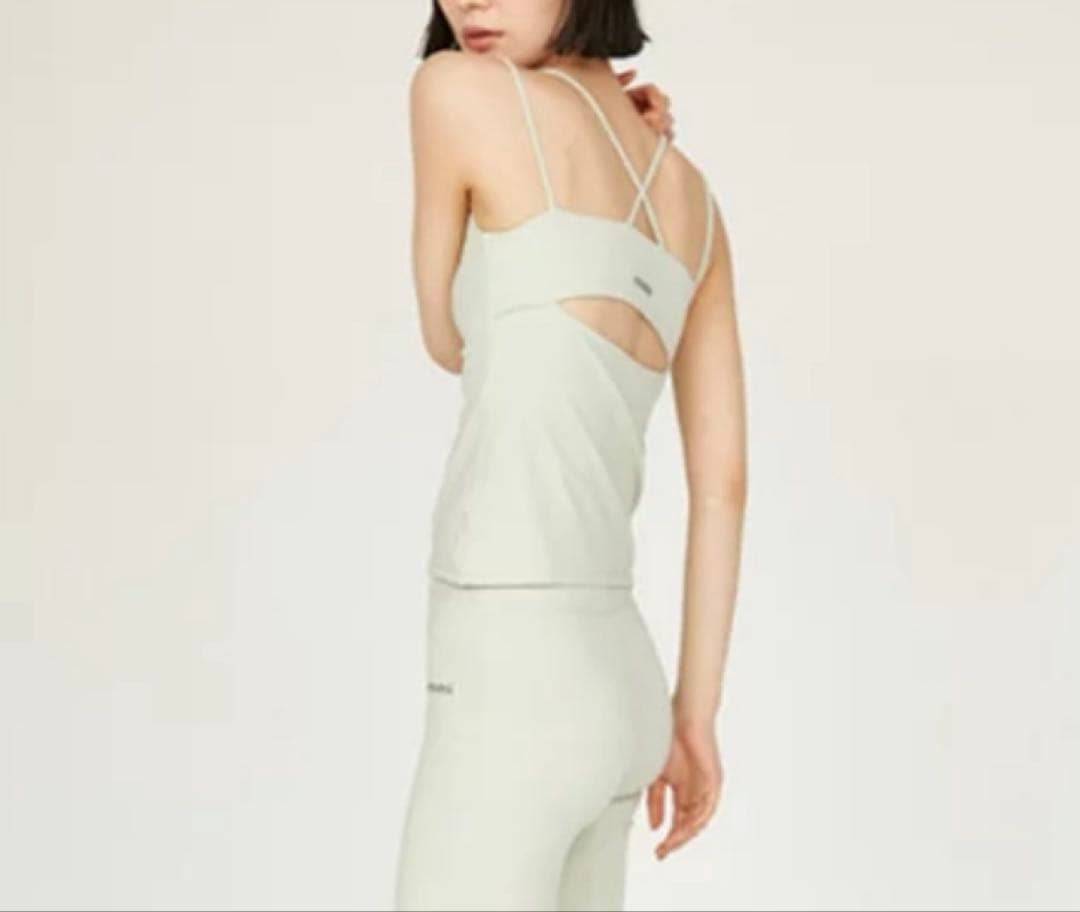 新品未使用　エミ emmi ヨガウェア トップス キャミソール M ミント