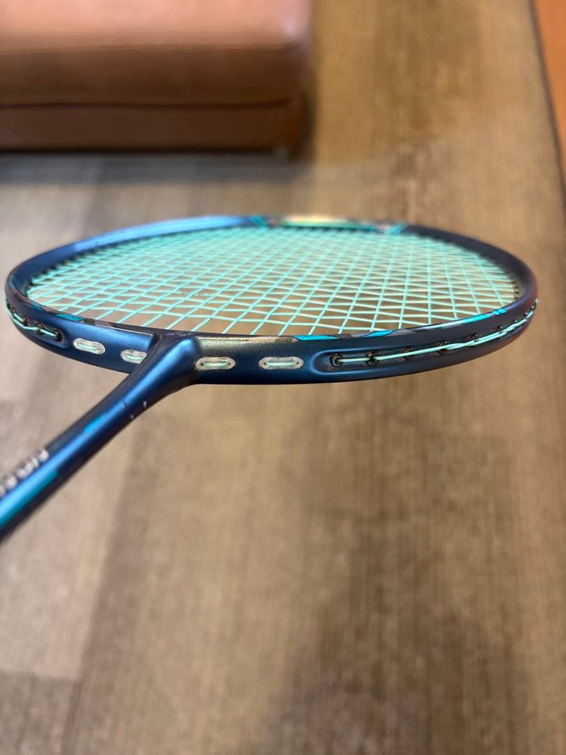 ブラック カーボン製 バドミントンラケット
