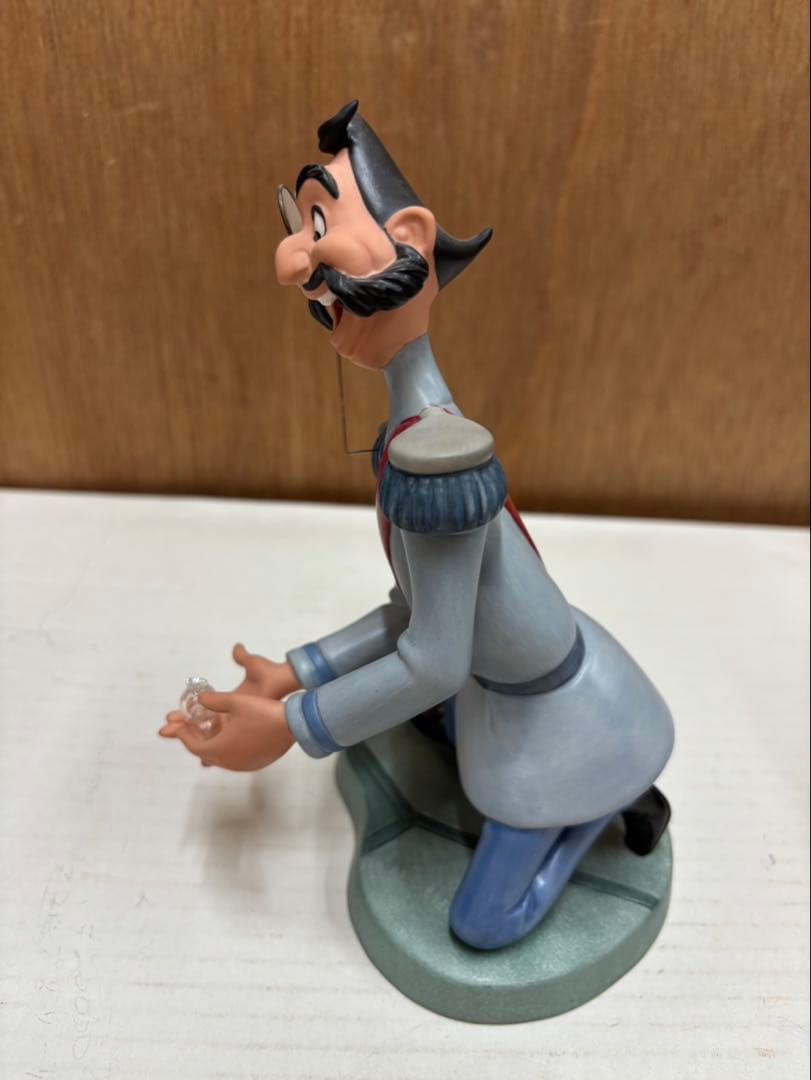 ディズニーwDCC 太公ガラスの靴 ( シンデレラを探しに )