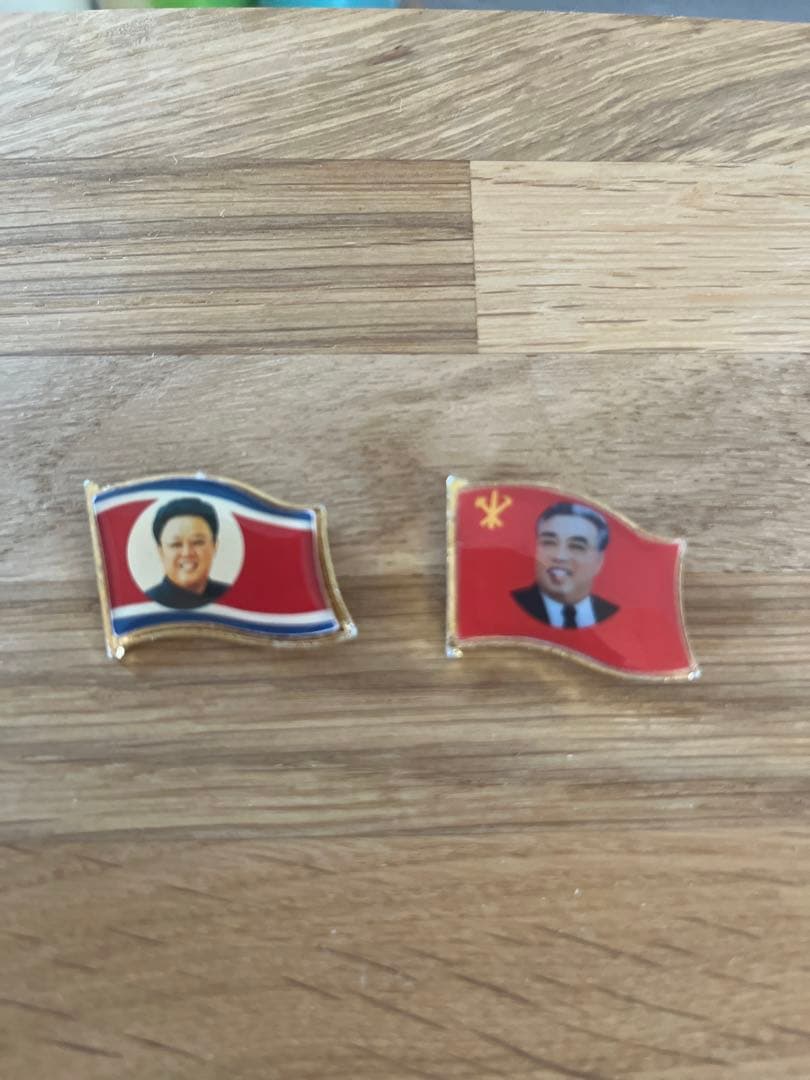 北朝鮮 ピンバッジ セット