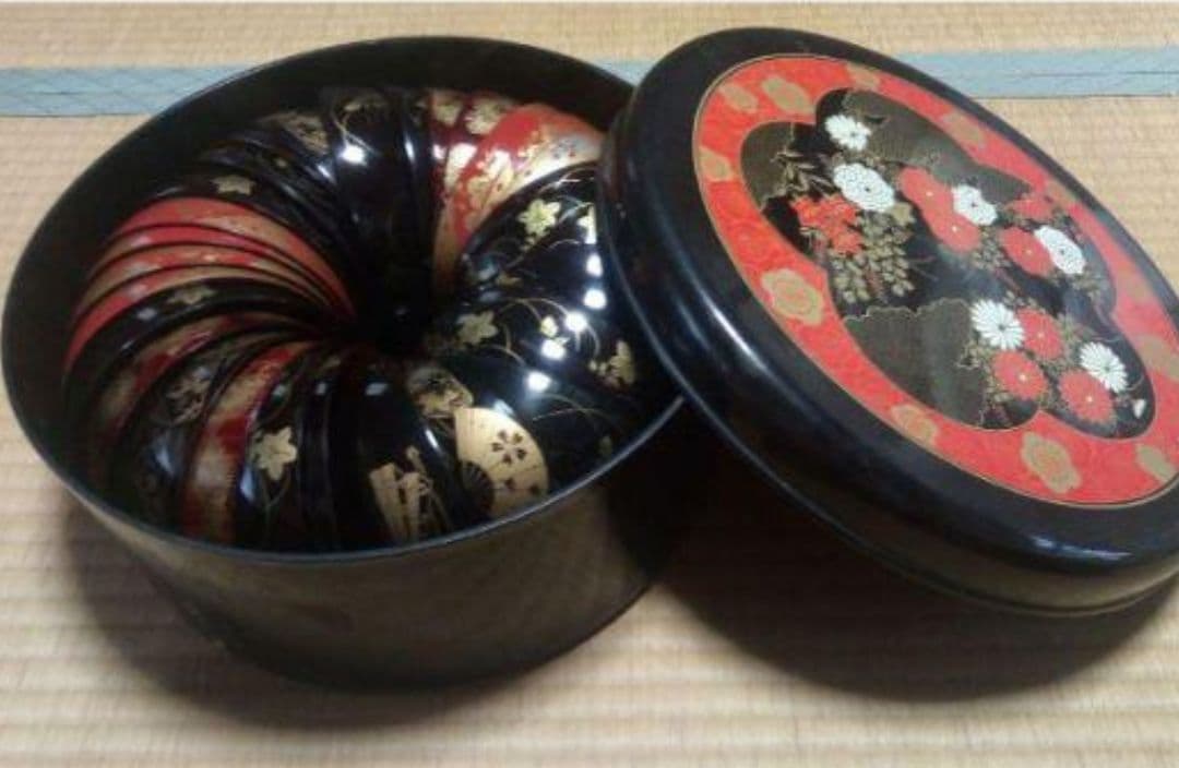 レトロな汁椀とケース