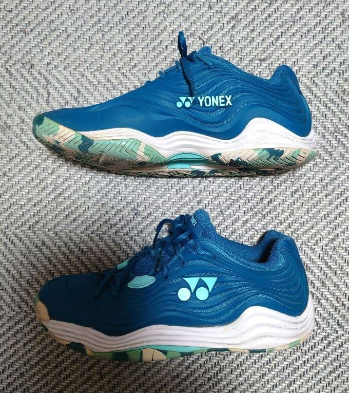 YONEX　テニスシューズ