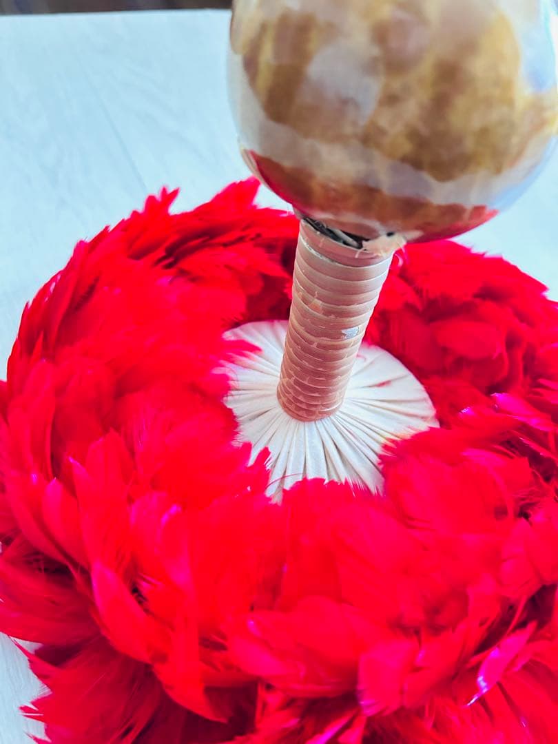 ウリウリ　フラダンス　タヒチアン　赤　羽　黄色　楽器　ハワイ　一体型　２個セット