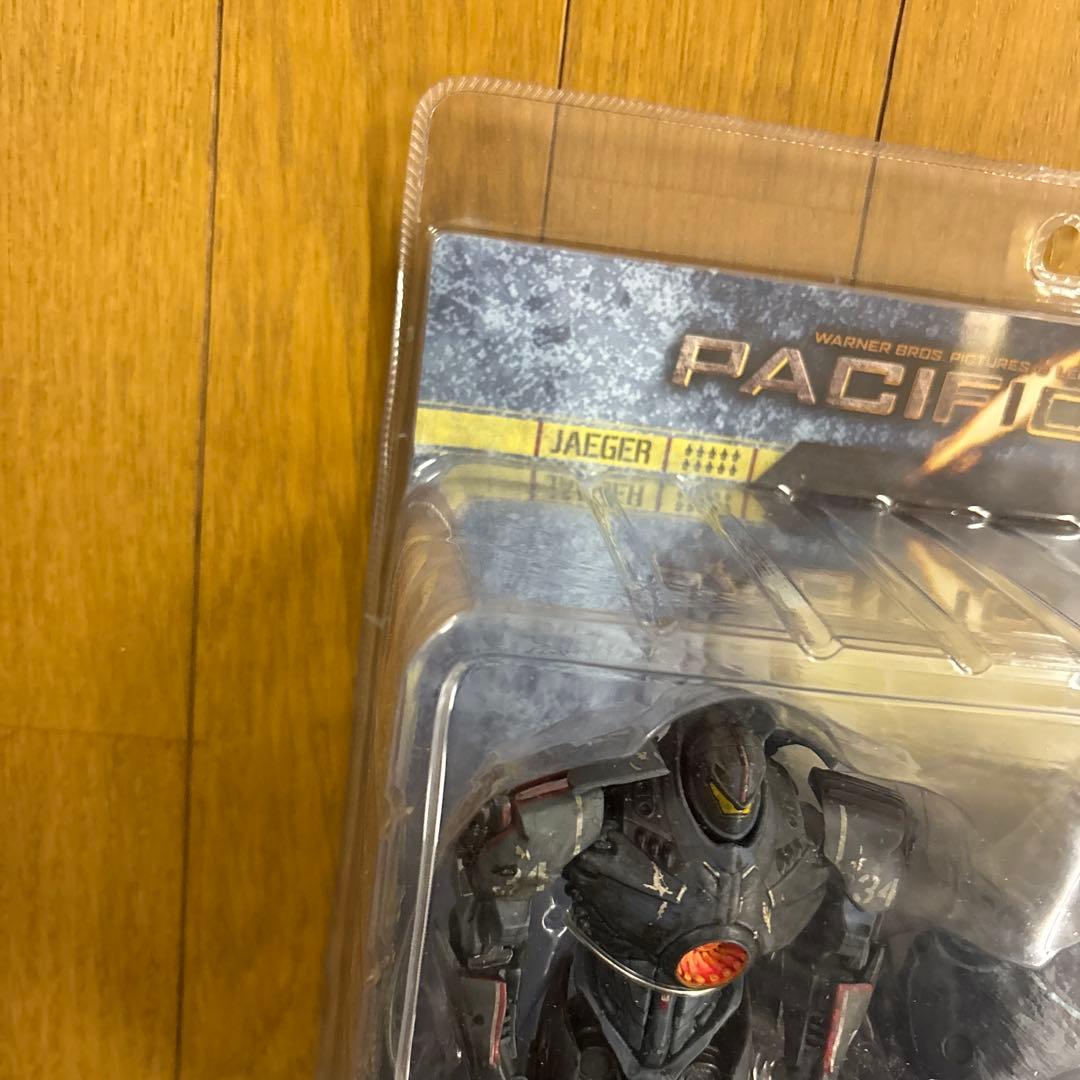特撮 PACIFIC RIM GIPSY DANGER & LEATHERBACK