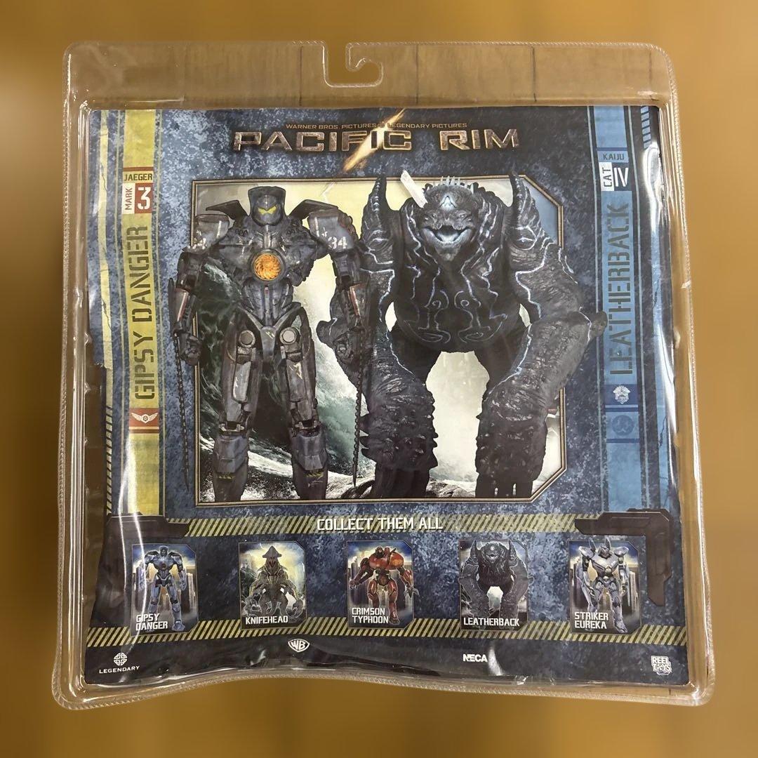 特撮 PACIFIC RIM GIPSY DANGER & LEATHERBACK