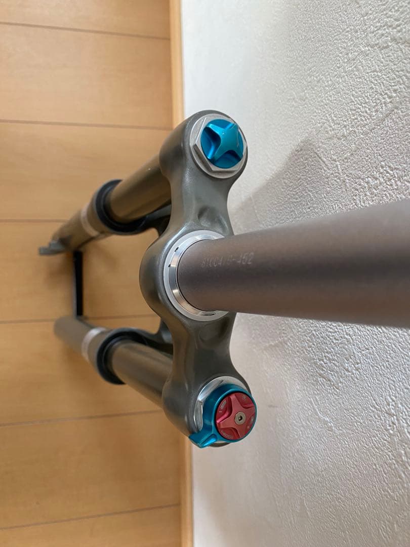 FOX Fシリーズ　RLサスペンションフォーク　26インチ