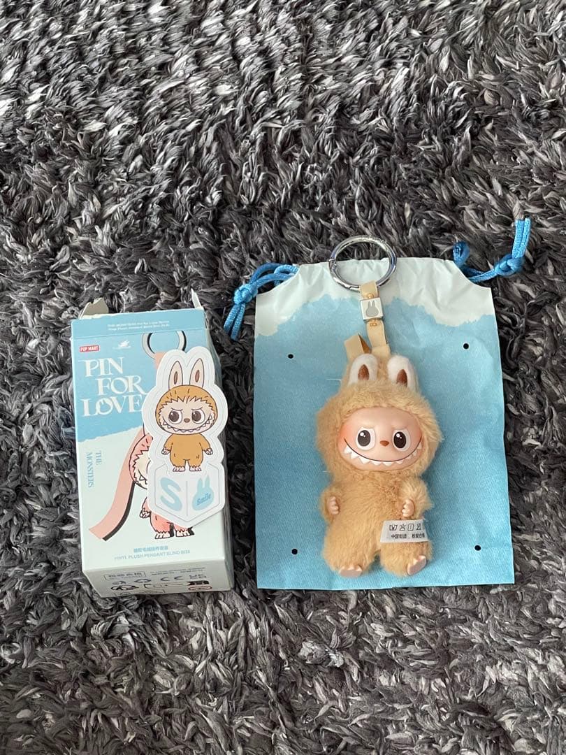 【正規品・新作】LABUBU ラブブ　S