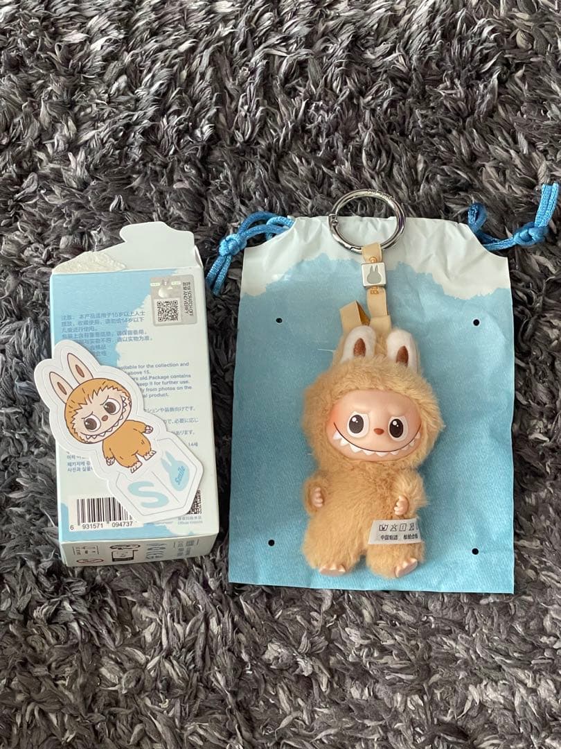 【正規品・新作】LABUBU ラブブ　S