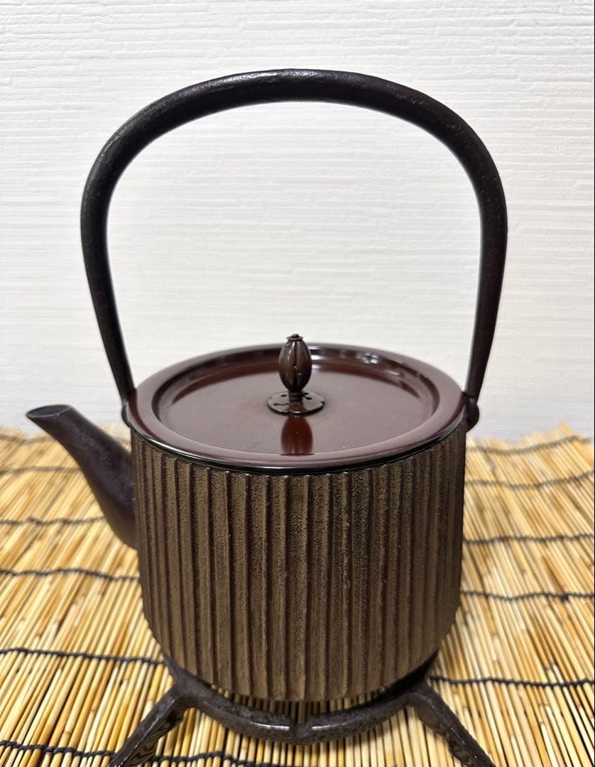 新品　岩手県奥州水沢幸工芸　現代の名工 佐藤勝久造　利休型蛇ノ目１３型　南部鉄瓶