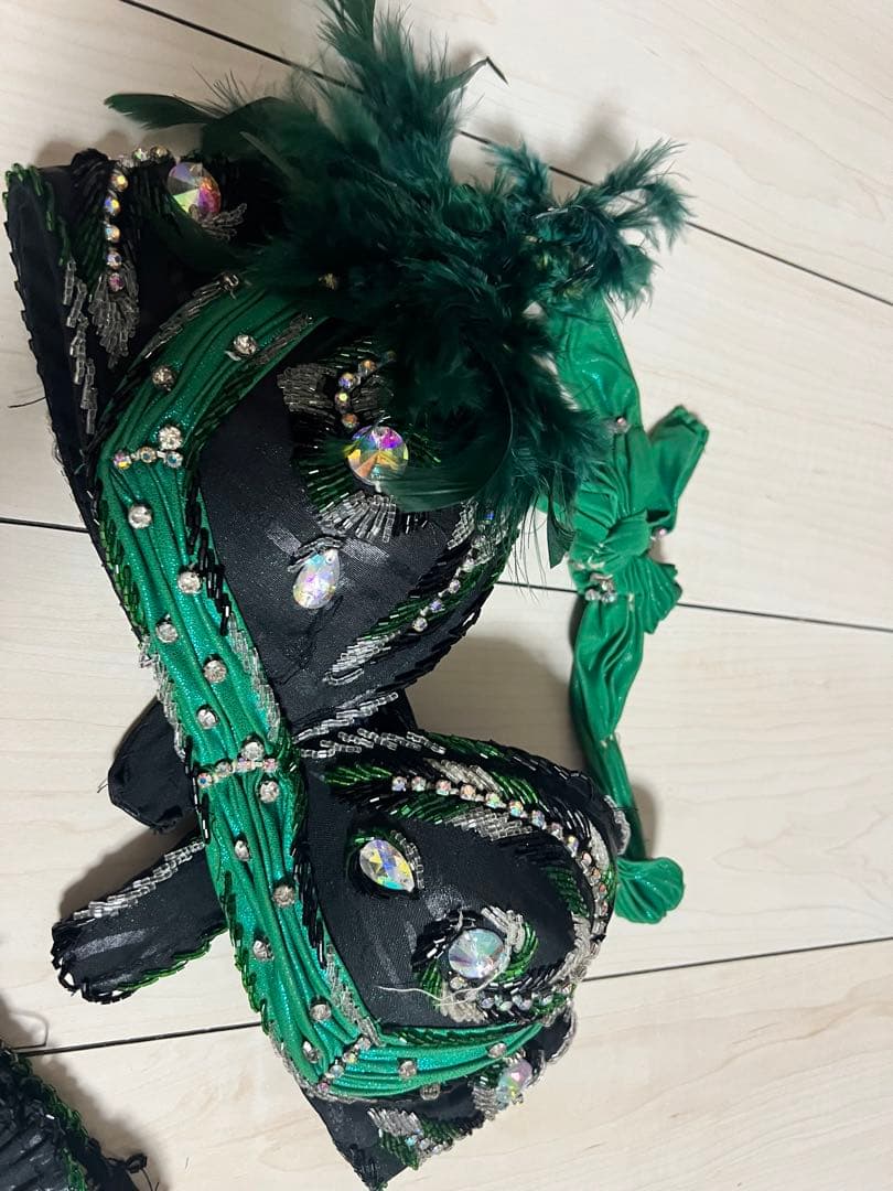 ベリーダンス衣装 エジプト製　羽付　深緑