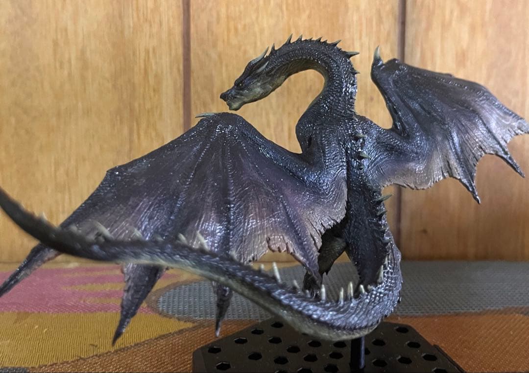 ミラボレアス　フィギュア　リペイント