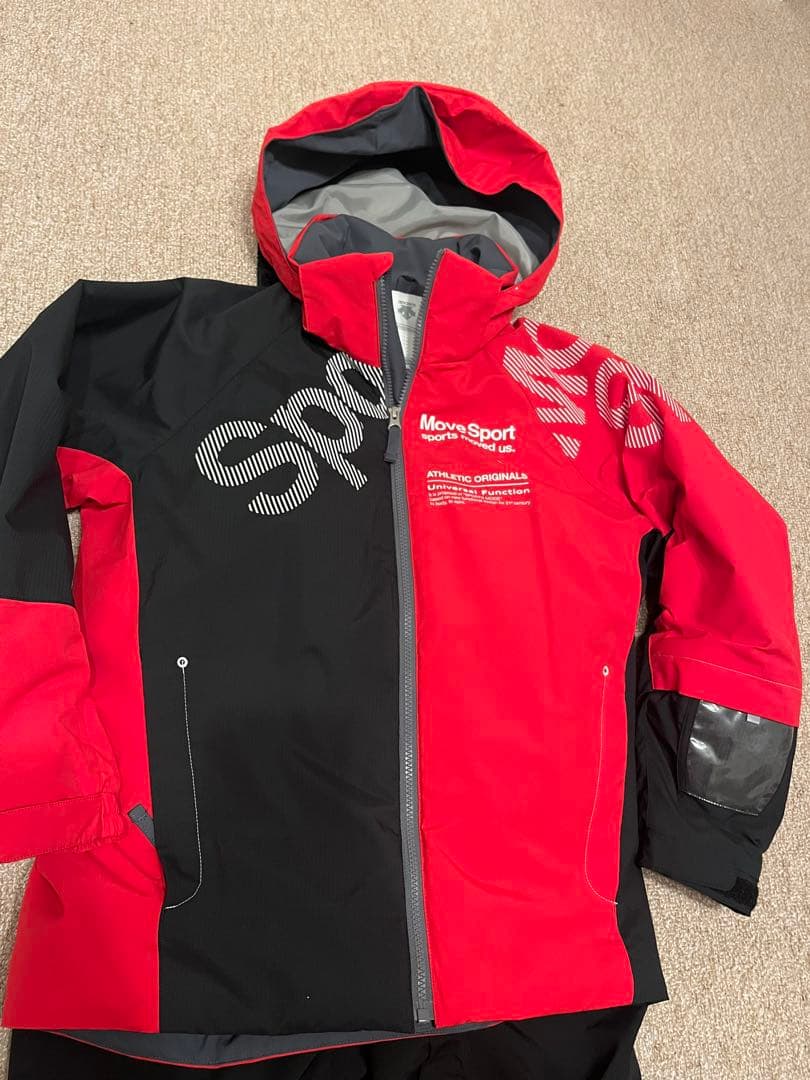 美品　DESCENTE デサント スキーウェア スノーボードウェア160