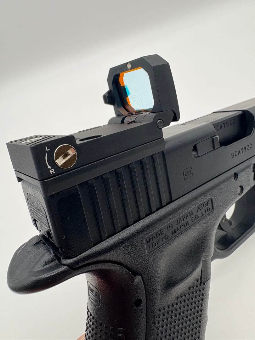 東京マルイ　グロック17 gen4 ドットサイト　ライト付き　マガジン2本付き