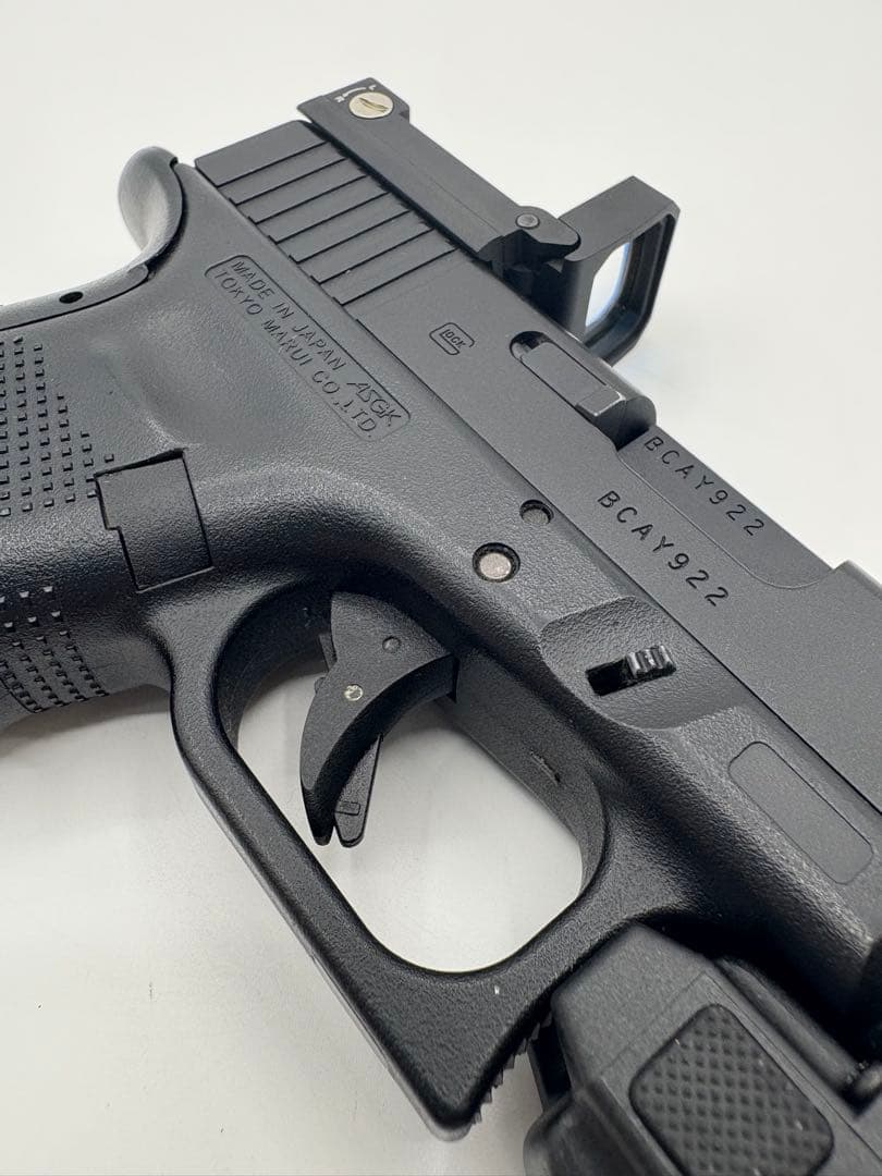 東京マルイ　グロック17 gen4 ドットサイト　ライト付き　マガジン2本付き