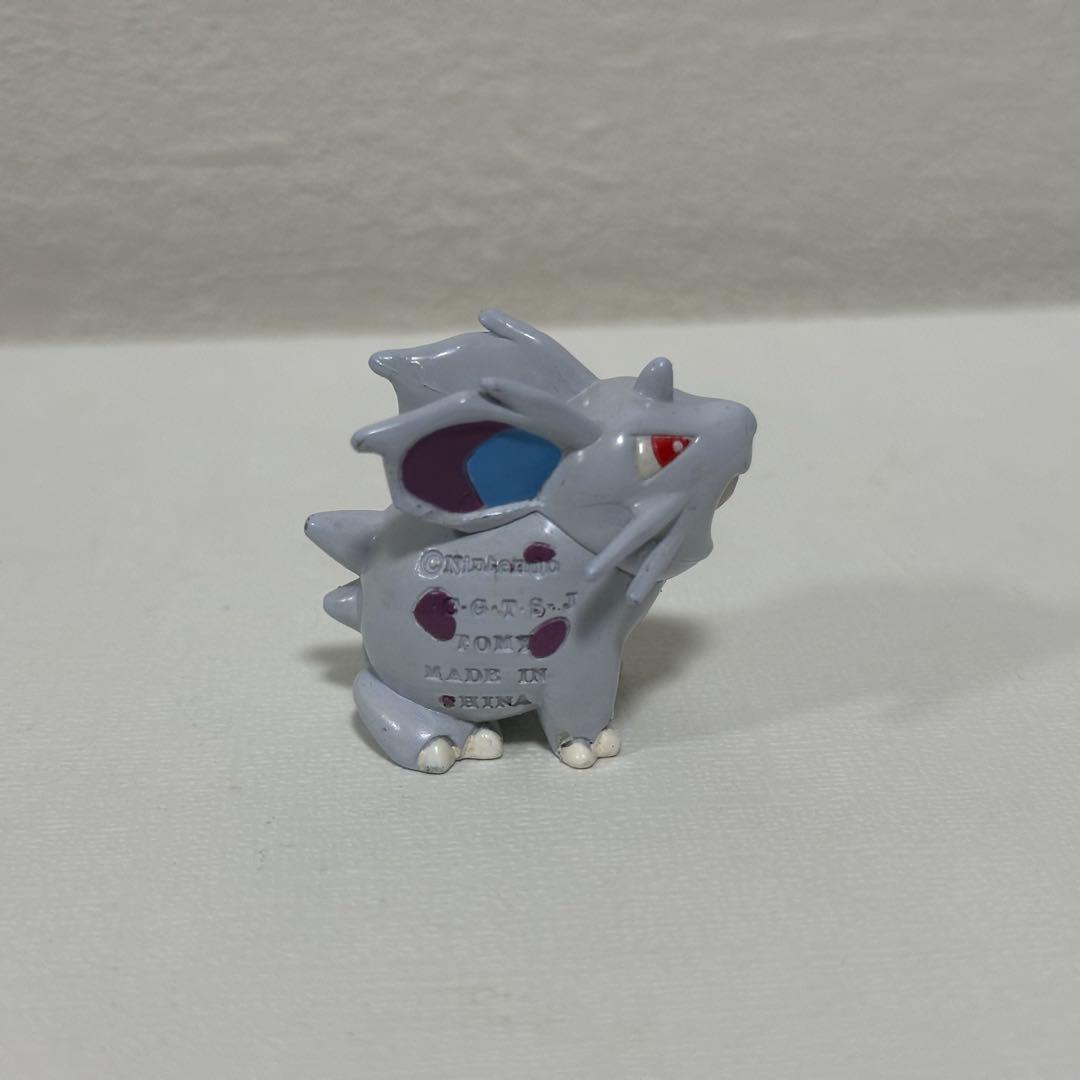 モンコレ　初期　ニドラン♀