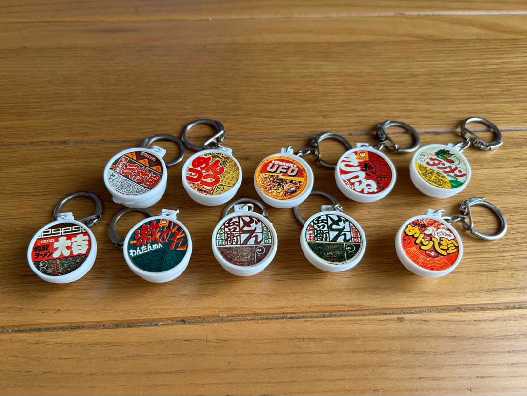 昭和レトロ ガチャガチャ カップ麺キーホルダー 10個セット