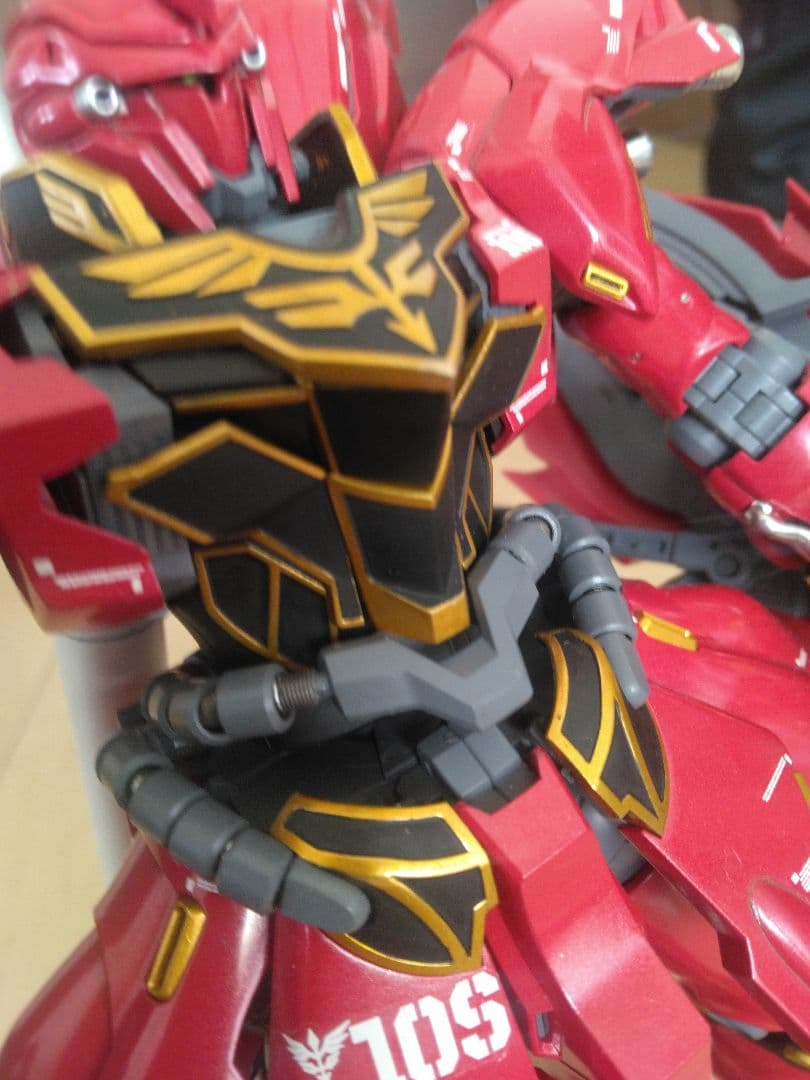 ガンプラ　MG シナンジュ 全塗装完成品　バズーカ　専用台座付