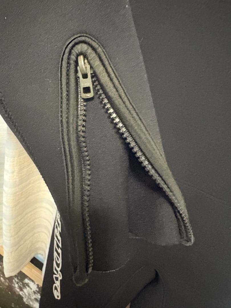 WorldDive フルスーツ ブラック/グレー　5ミリ　Mサイズくらい