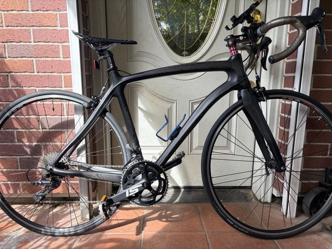 フルカーボンフレーム ロードバイク