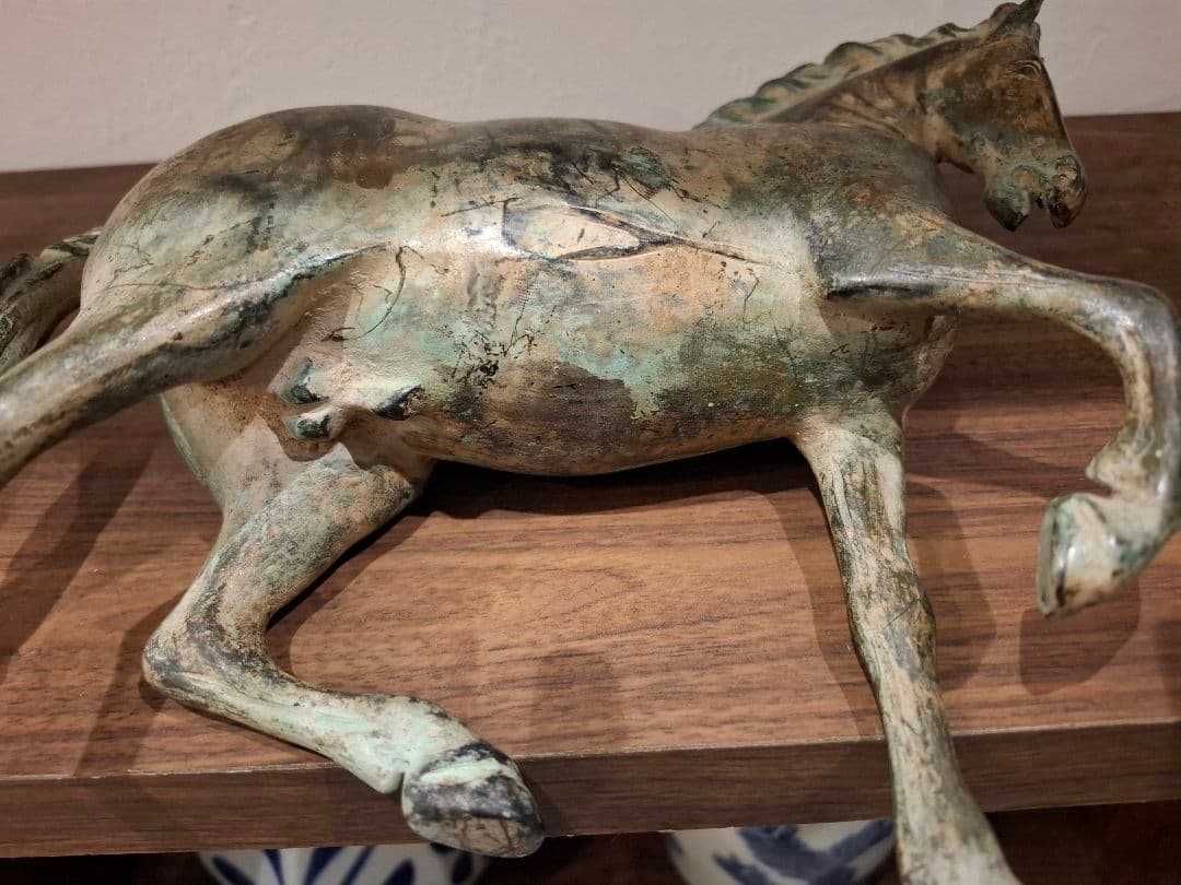 旧豪家蔵出し ブロンズ馬の彫刻 台座有り