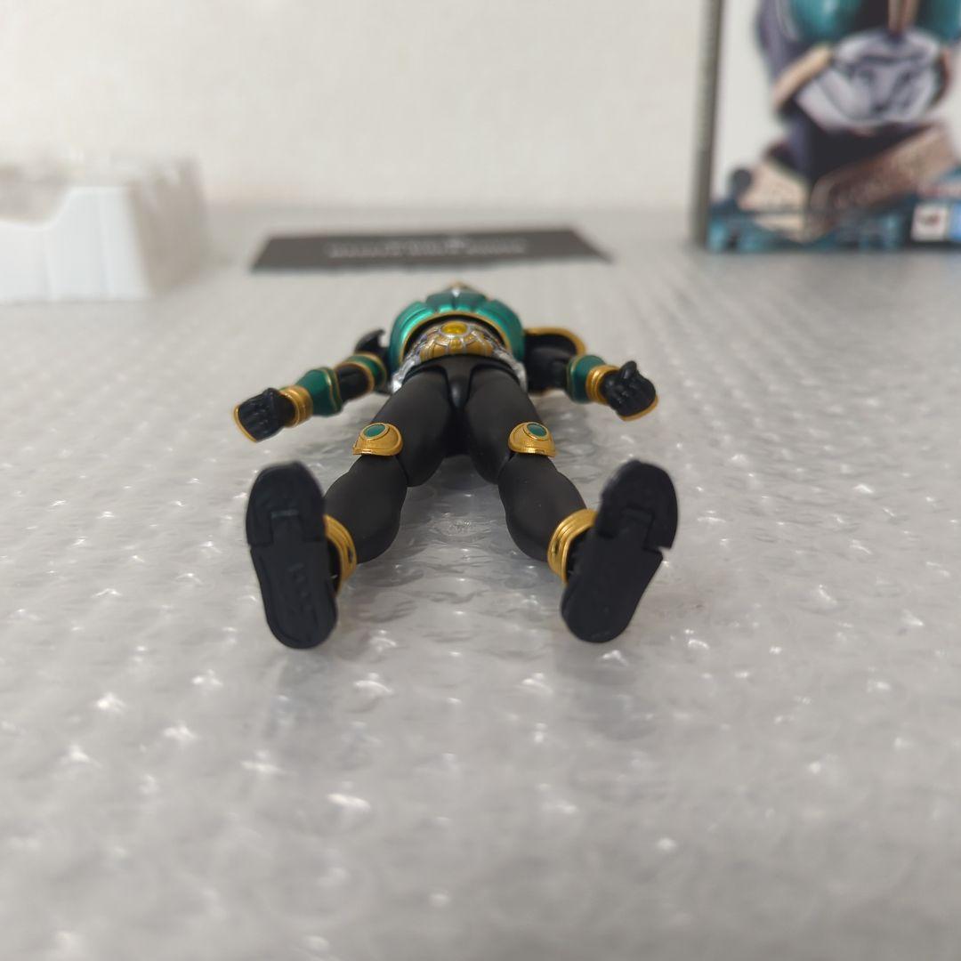 【美品】S.H.フィギュアーツ真骨彫製法 仮面ライダークウガ ライジングペガサス