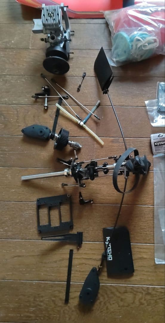 ラジコンヘリ(エンジン)とラジコングライダー(電動)一式