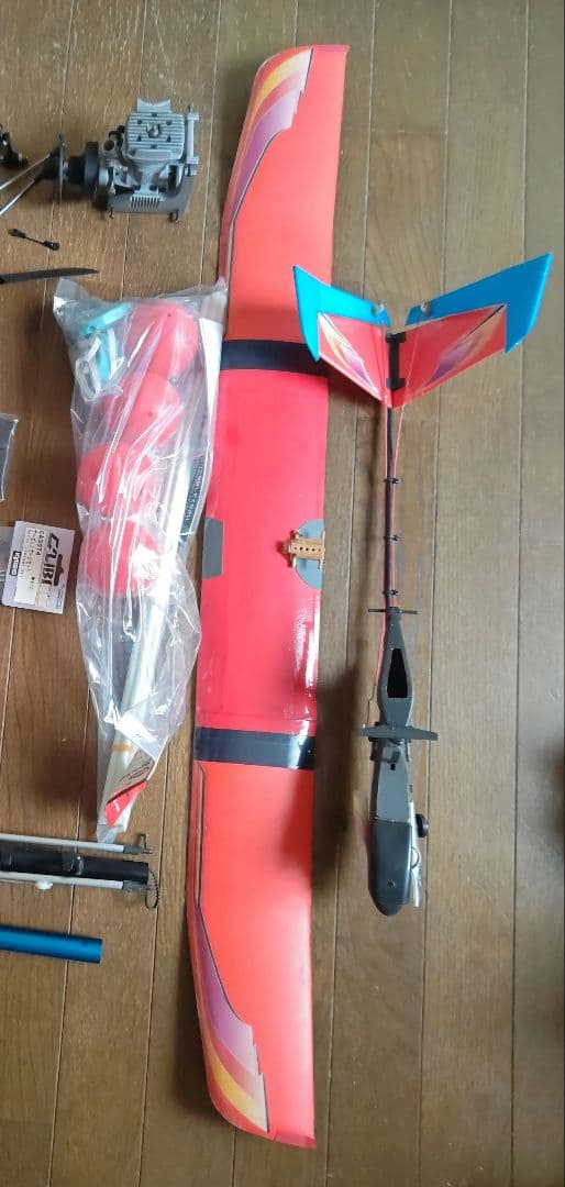 ラジコンヘリ(エンジン)とラジコングライダー(電動)一式